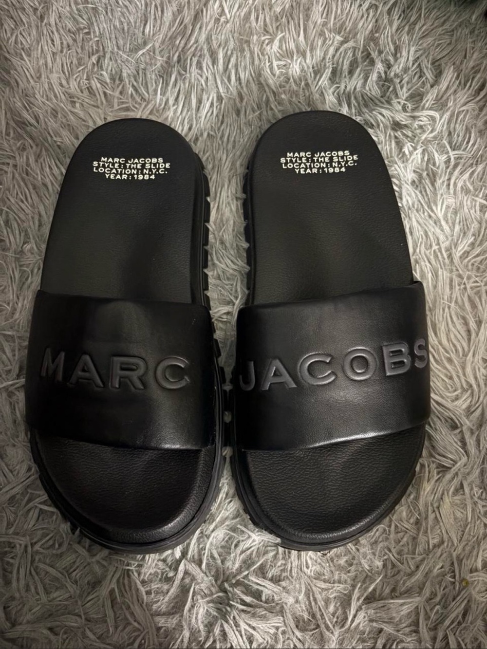 Marc Jacobs women’s Black Logo Slide Sandals